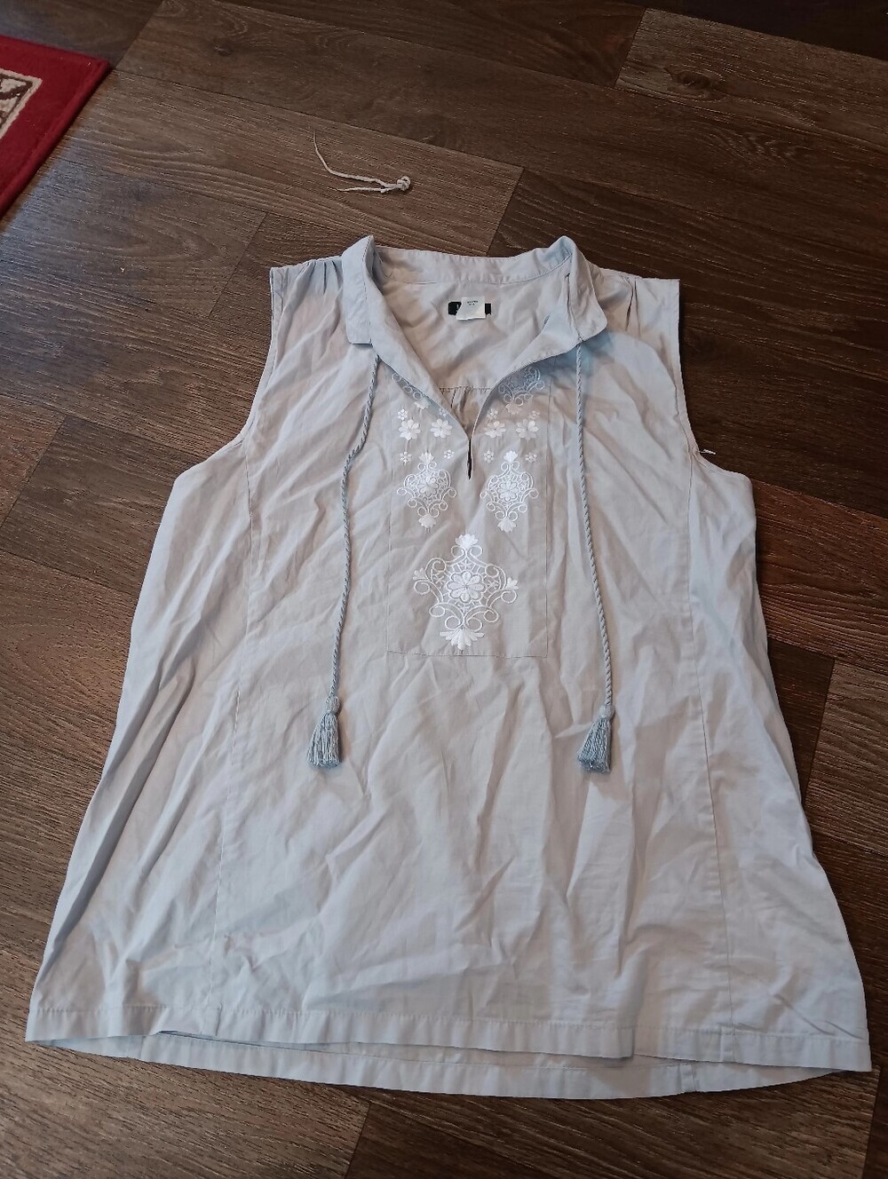 J. Crew Light Gray Cotton Button Shirt Sz 4 Embroidered